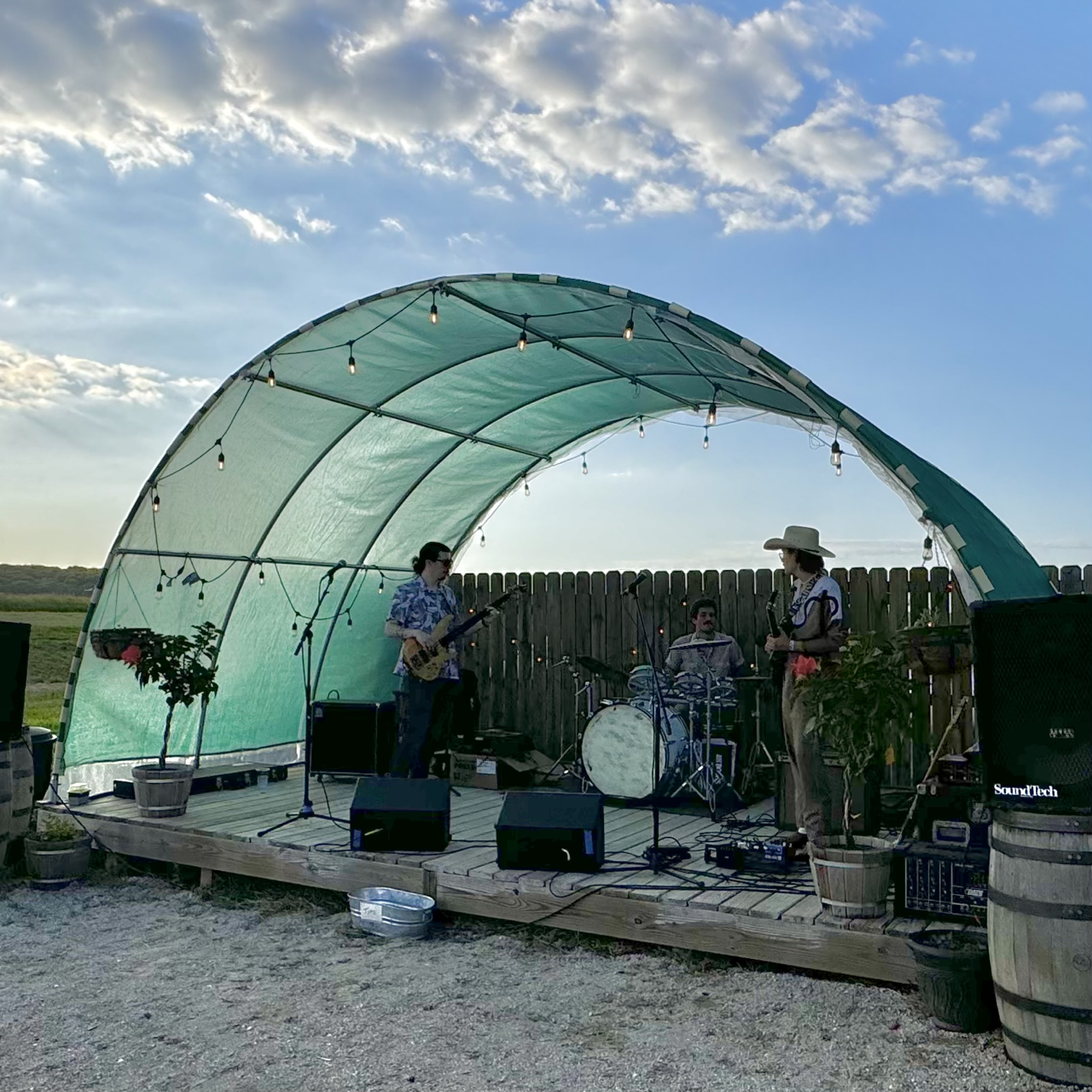 Captain Howdy & The Sunset Serenaders